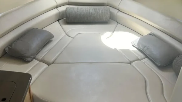 Monterey 295 Sport Yacht - Image 11