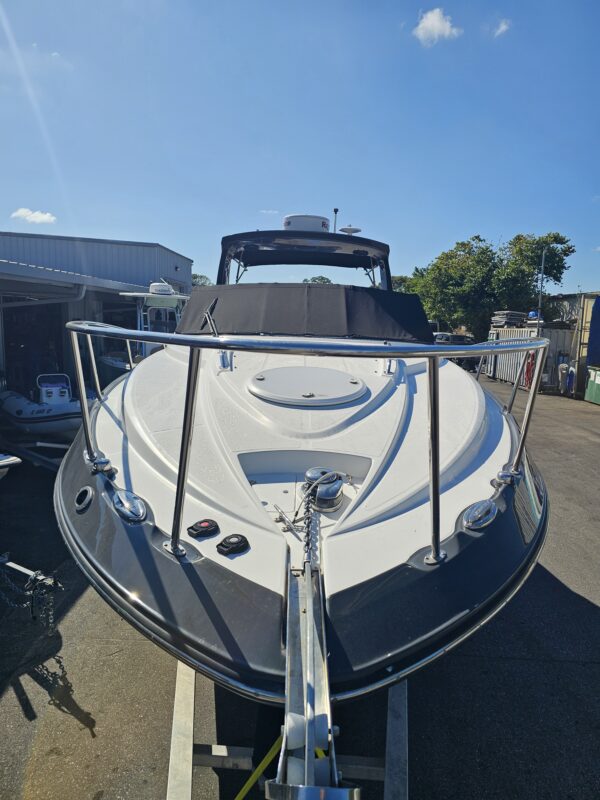 Monterey 295 Sport Yacht - Image 8