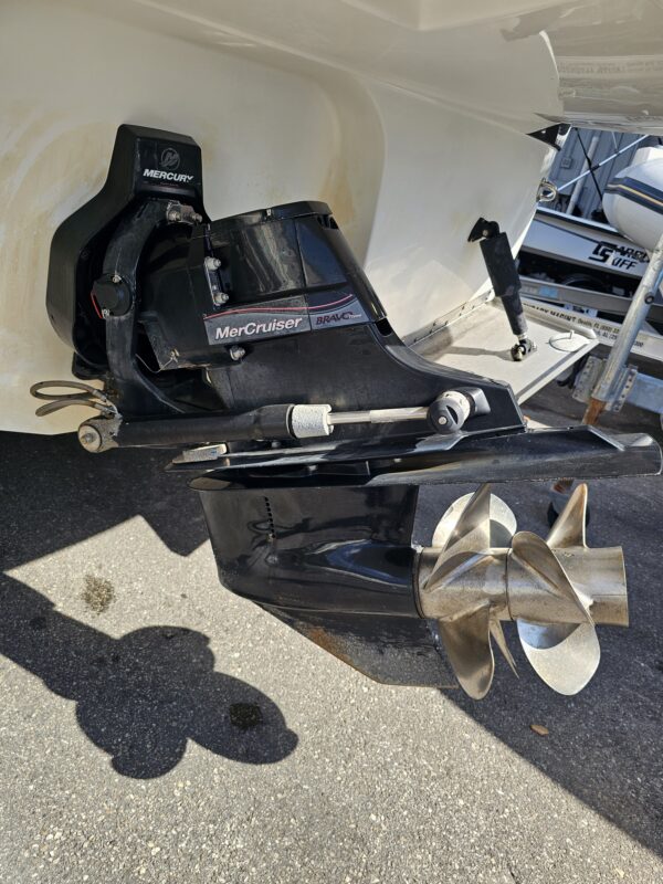Monterey 295 Sport Yacht - Image 25