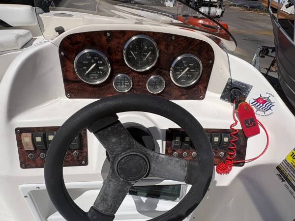 2013 Hurricane Sundeck Sport 188 - Image 9