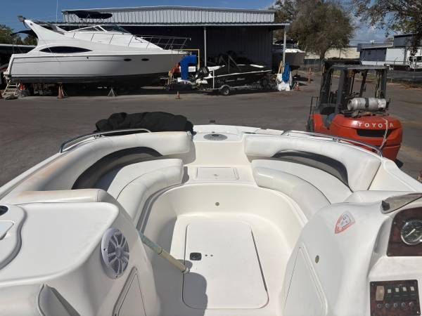 2013 Hurricane Sundeck Sport 188 - Image 4