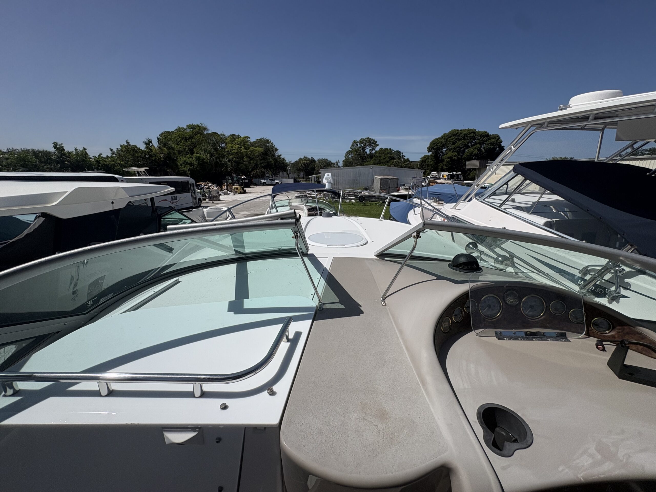 2002 Four Winns 268 Vista - Image 14