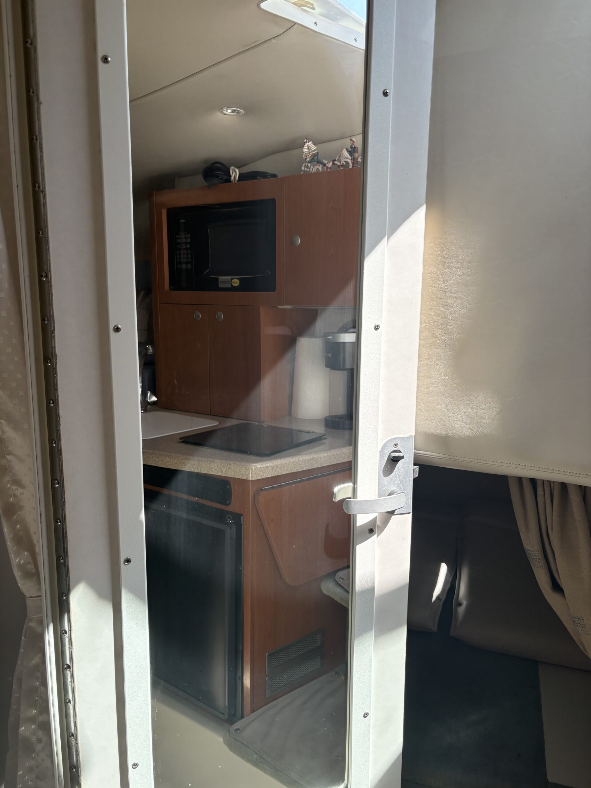 2002 Four Winns 268 Vista - Image 21